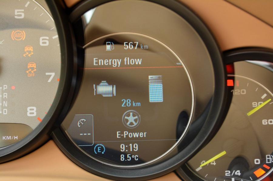  Porsche Panamera S E-Hybrid 2014 года  (фото 18 из 50)